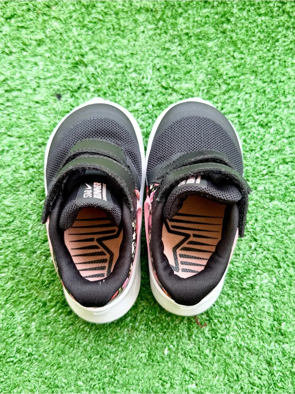 Nike Star Runner 2 Vintage Floral toddler shoes US size 5C